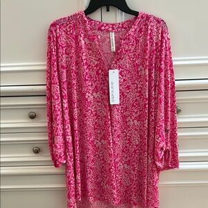 NWT Dear Scarlett Pink Paisley Women's Top